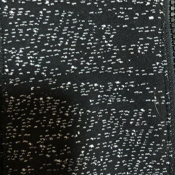 Lululemon Define Jacket, Size 6. Black and white (discontinued pattern). - Picture 6 of 8